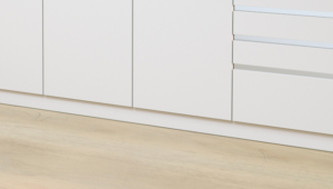 Zócalo para Cocina Plasline - Longitud 2.35m - Altura 150mm - Plástico Blanco Mate